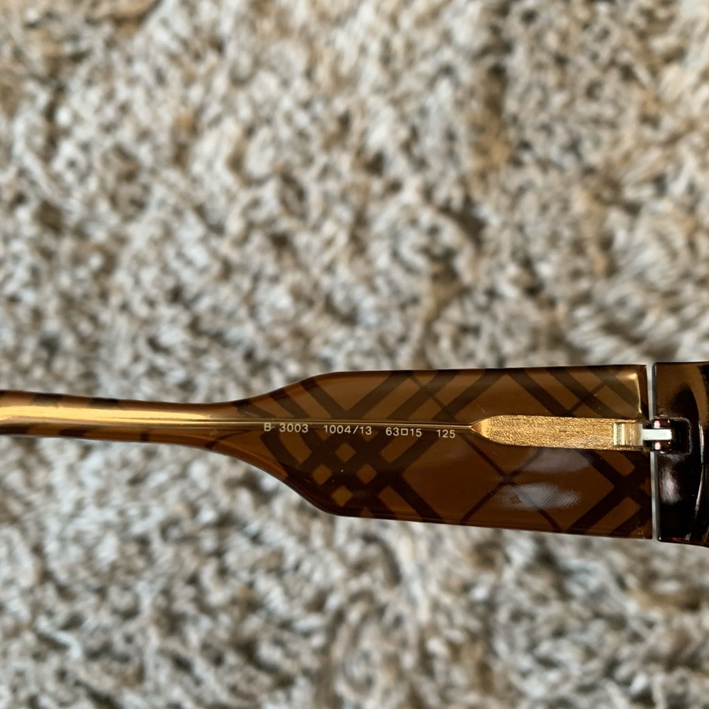 SOLD—— Authentic Burberry Sunglasses - Picture 6 of 14